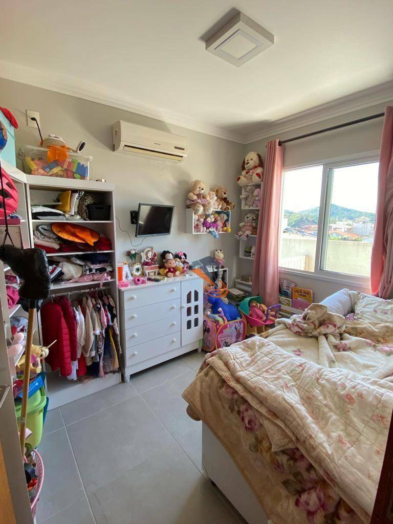 Casa à venda com 3 quartos, 104m² - Foto 4