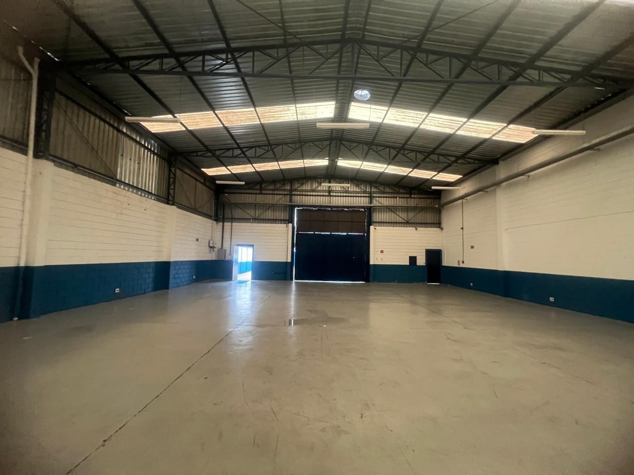 Depósito-Galpão-Armazém para alugar, 1000m² - Foto 4