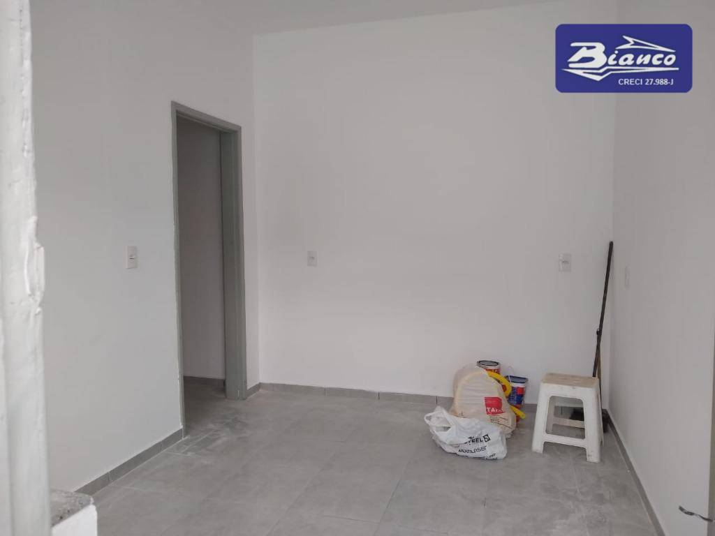 Casa para alugar com 1 quarto, 70m² - Foto 5