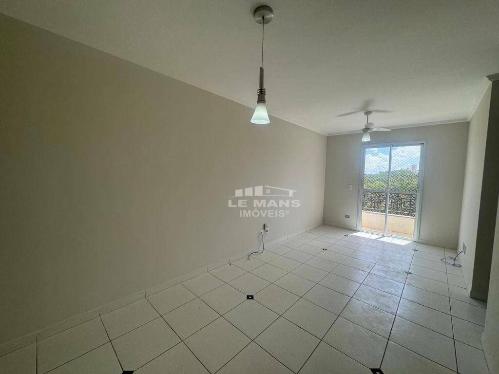 Apartamento à venda com 3 quartos, 69m² - Foto 3