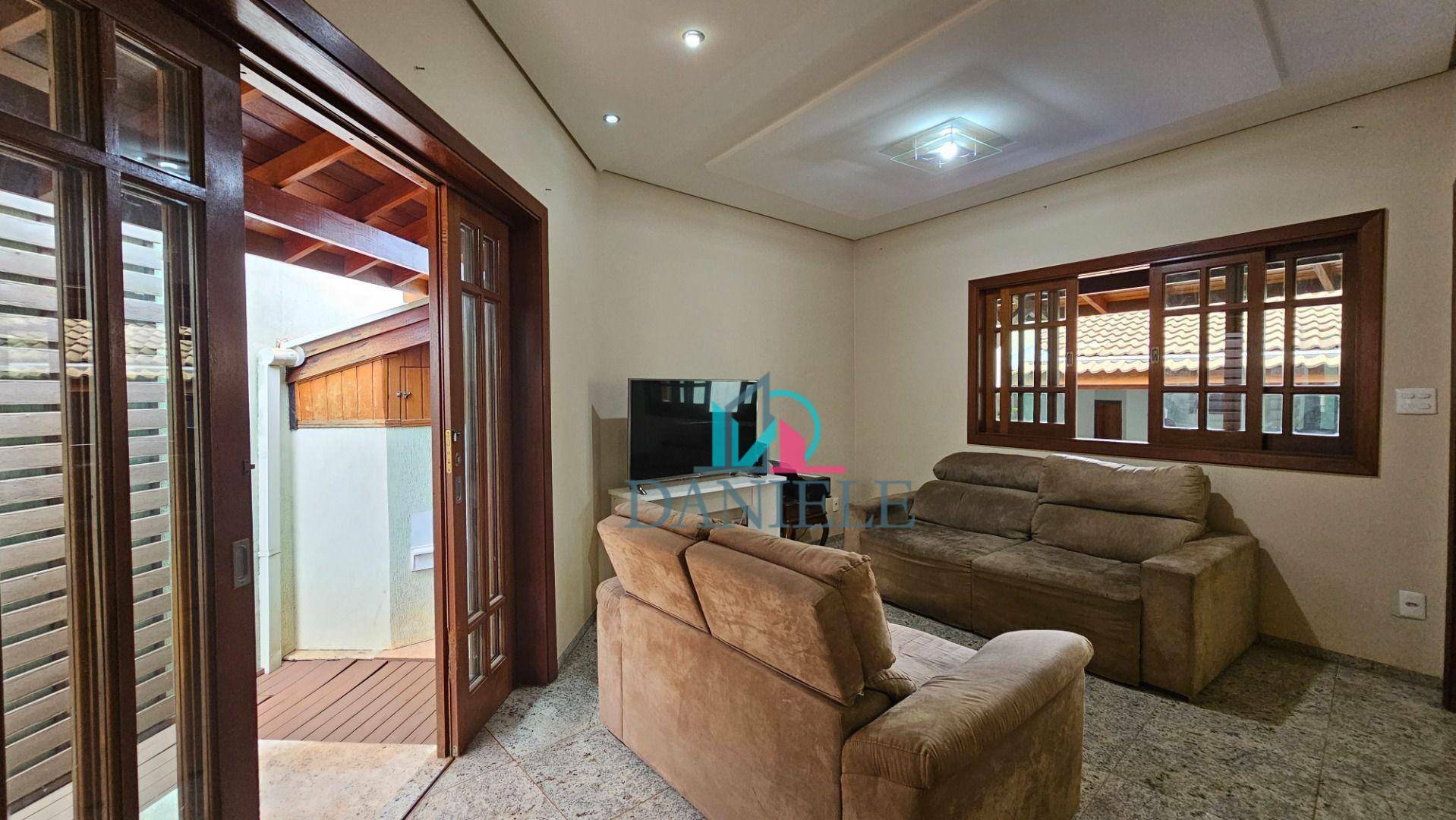 Casa à venda com 3 quartos, 206m² - Foto 14