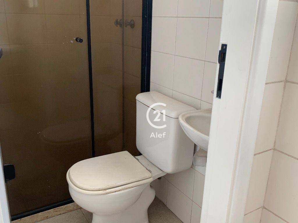 Apartamento para alugar com 3 quartos, 130m² - Foto 16