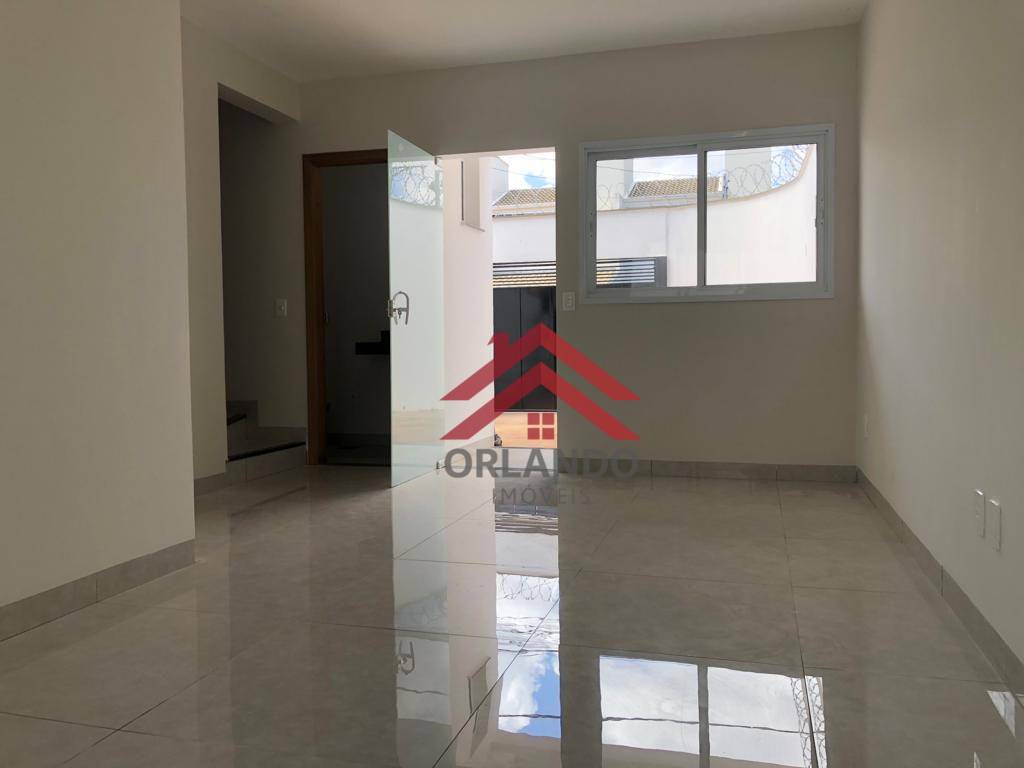 Sobrado à venda com 2 quartos, 79m² - Foto 1