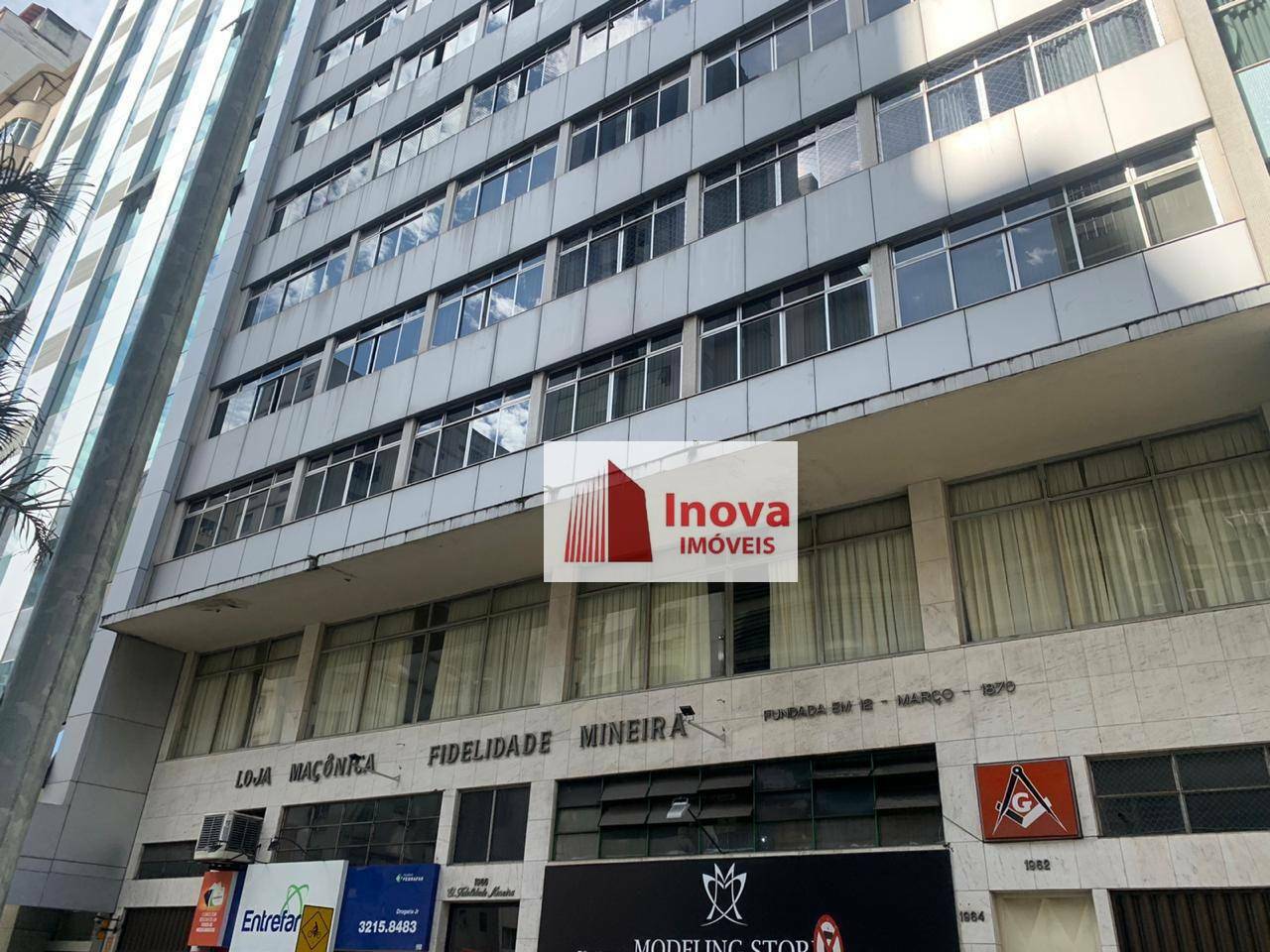 Apartamento à venda com 3 quartos, 134m² - Foto 2