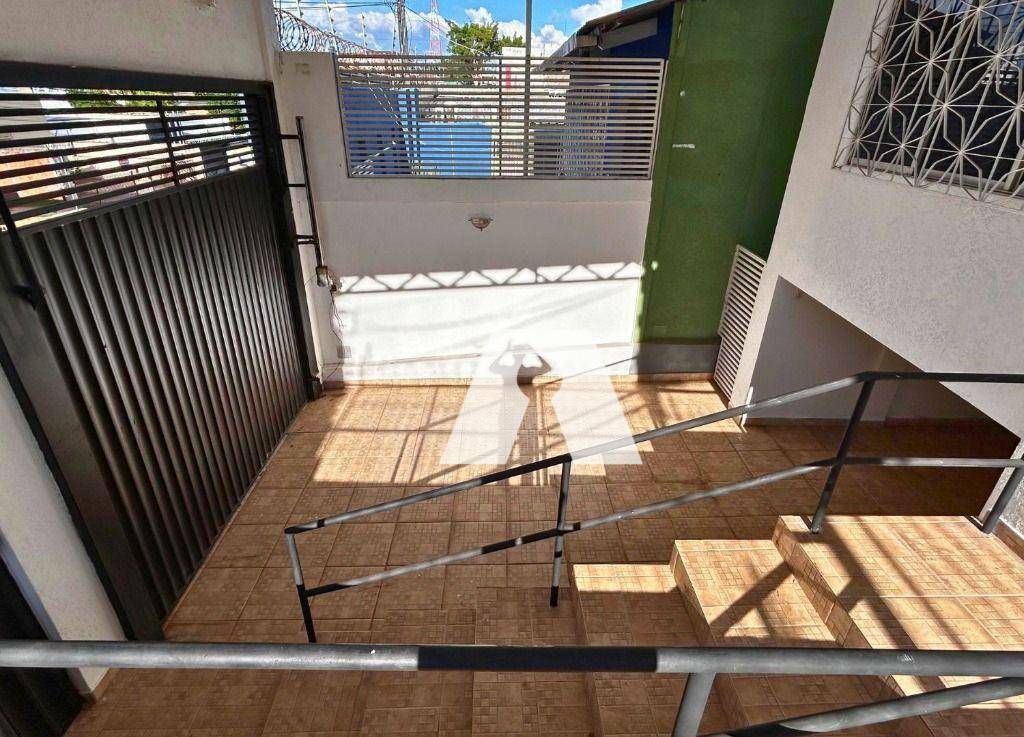 Casa para alugar com 3 quartos, 127m² - Foto 4