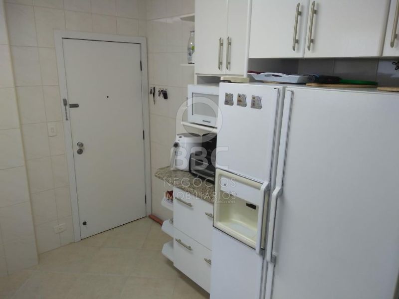 Apartamento à venda com 4 quartos, 157m² - Foto 8