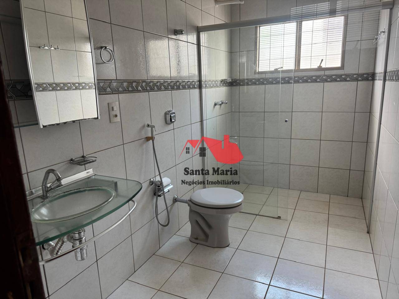 Casa à venda e aluguel com 3 quartos, 200m² - Foto 6