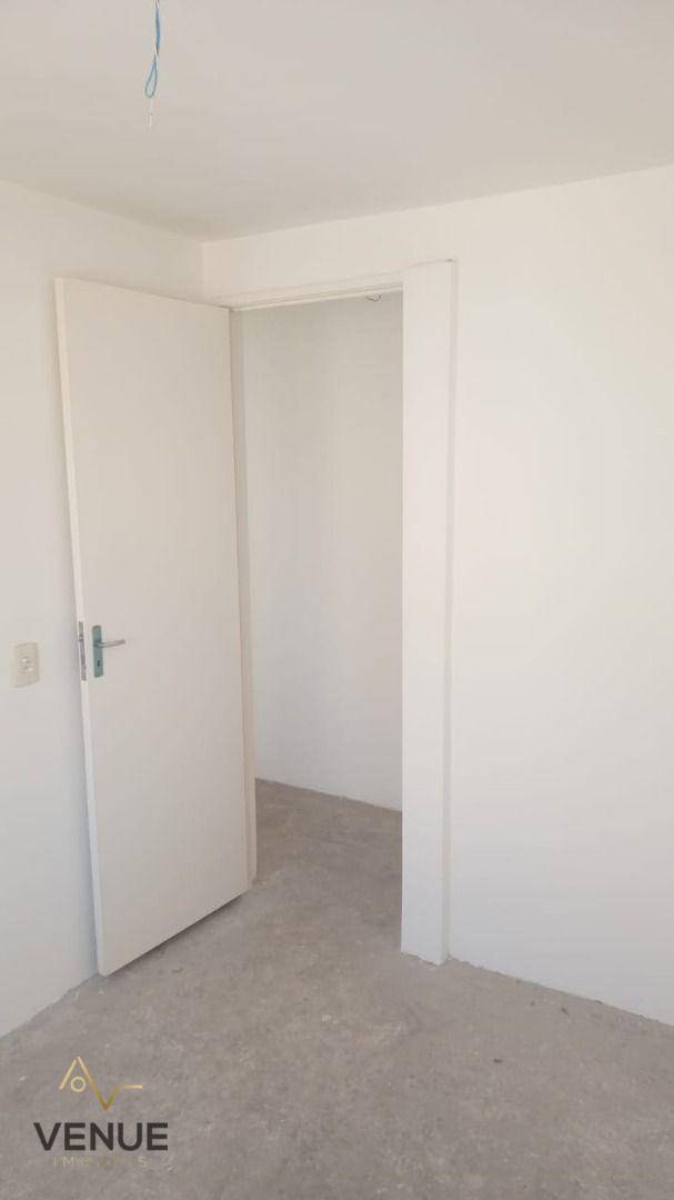 Apartamento à venda com 2 quartos, 40m² - Foto 14