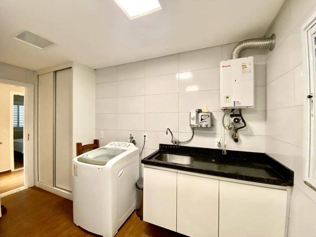 Casa à venda com 7 quartos, 425m² - Foto 8