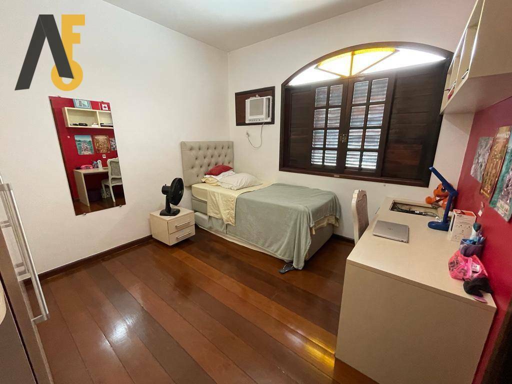 Casa à venda com 5 quartos, 248m² - Foto 15