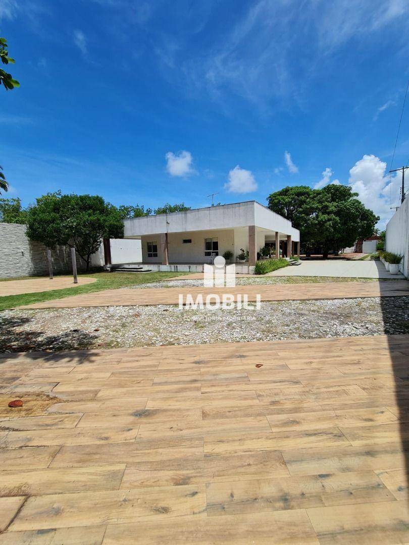 Casa à venda com 4 quartos, 541m² - Foto 2