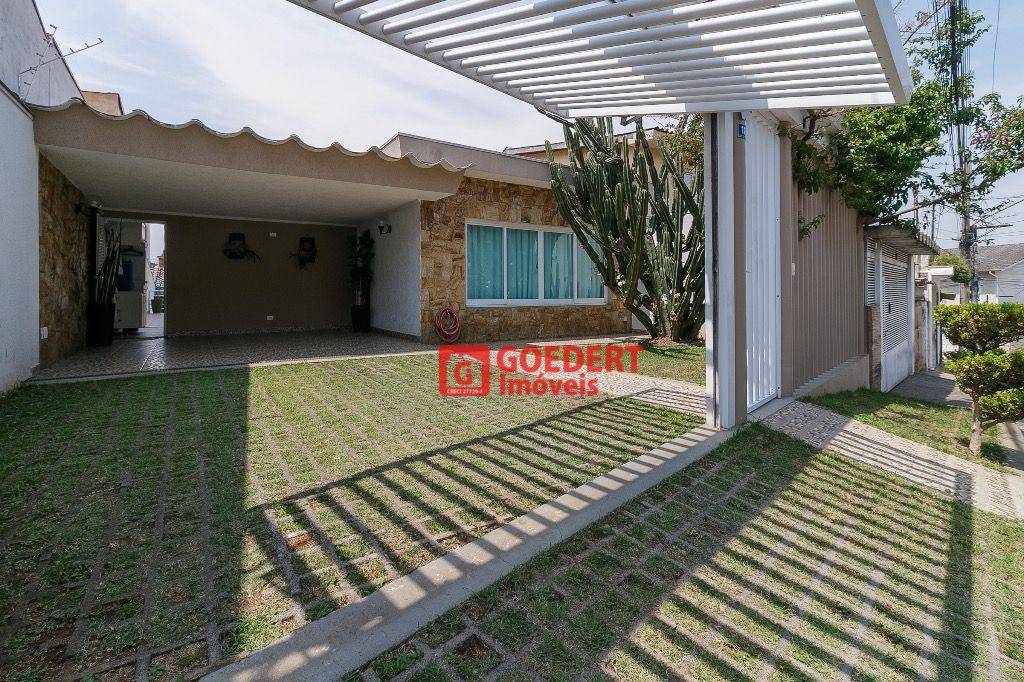 Casa à venda com 3 quartos, 153m² - Foto 1