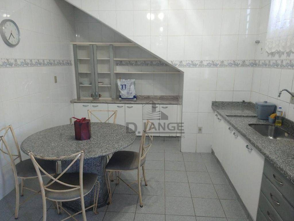 Casa para alugar com 4 quartos, 233m² - Foto 11