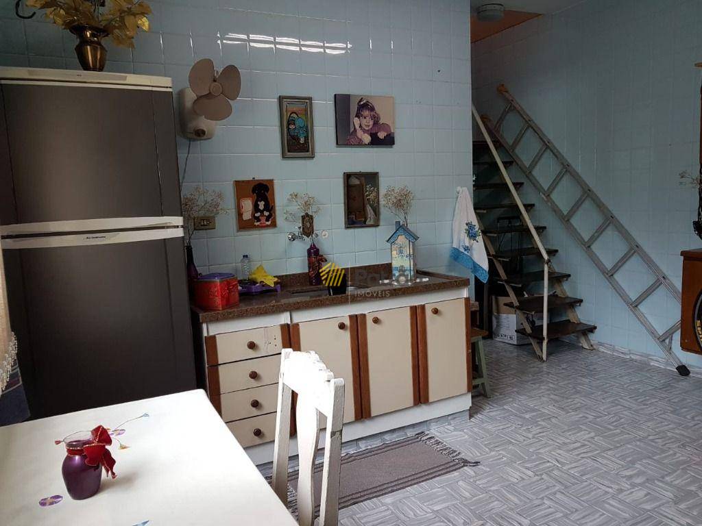 Casa à venda e aluguel com 3 quartos, 269m² - Foto 14