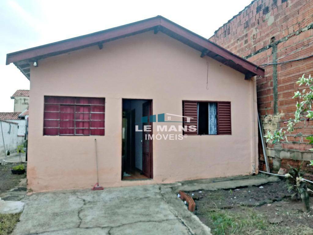 Casa à venda com 3 quartos, 70m² - Foto 1