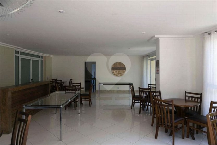 Apartamento à venda com 3 quartos, 140m² - Foto 2