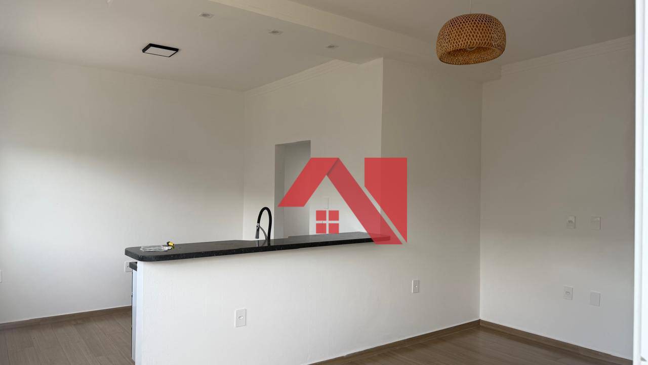 Casa à venda com 3 quartos, 70m² - Foto 1
