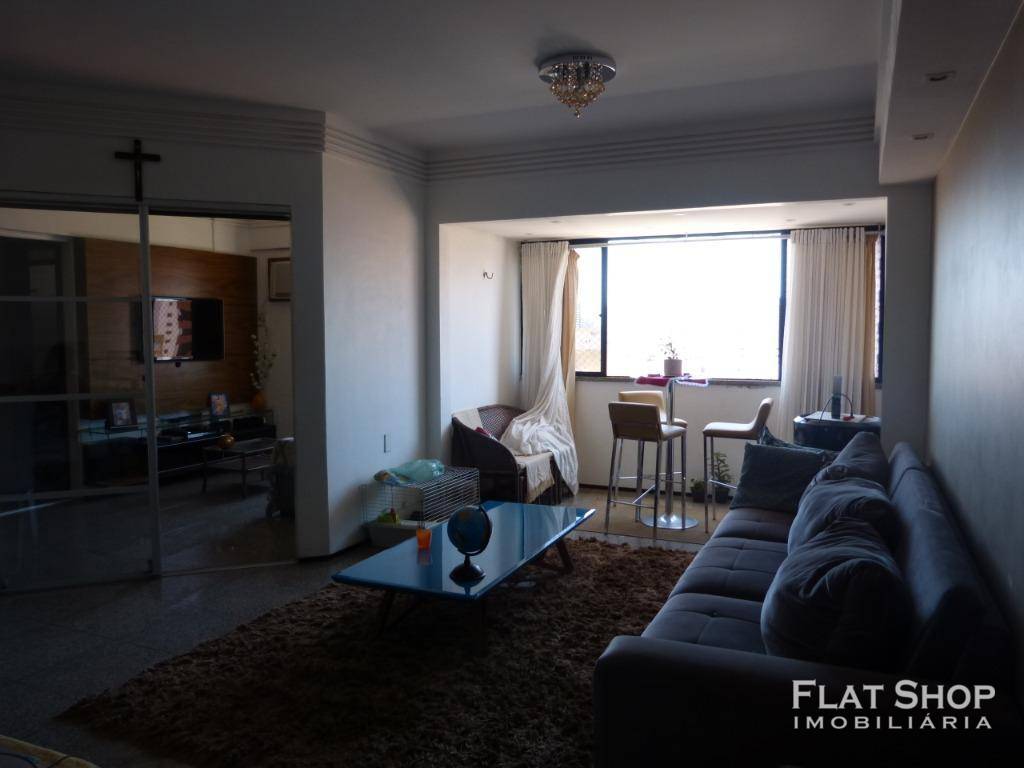 Apartamento à venda com 3 quartos, 124m² - Foto 4