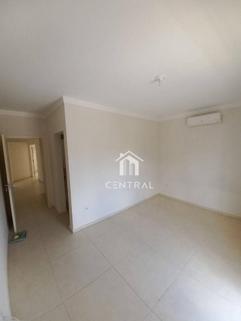 Casa à venda com 3 quartos, 244m² - Foto 15