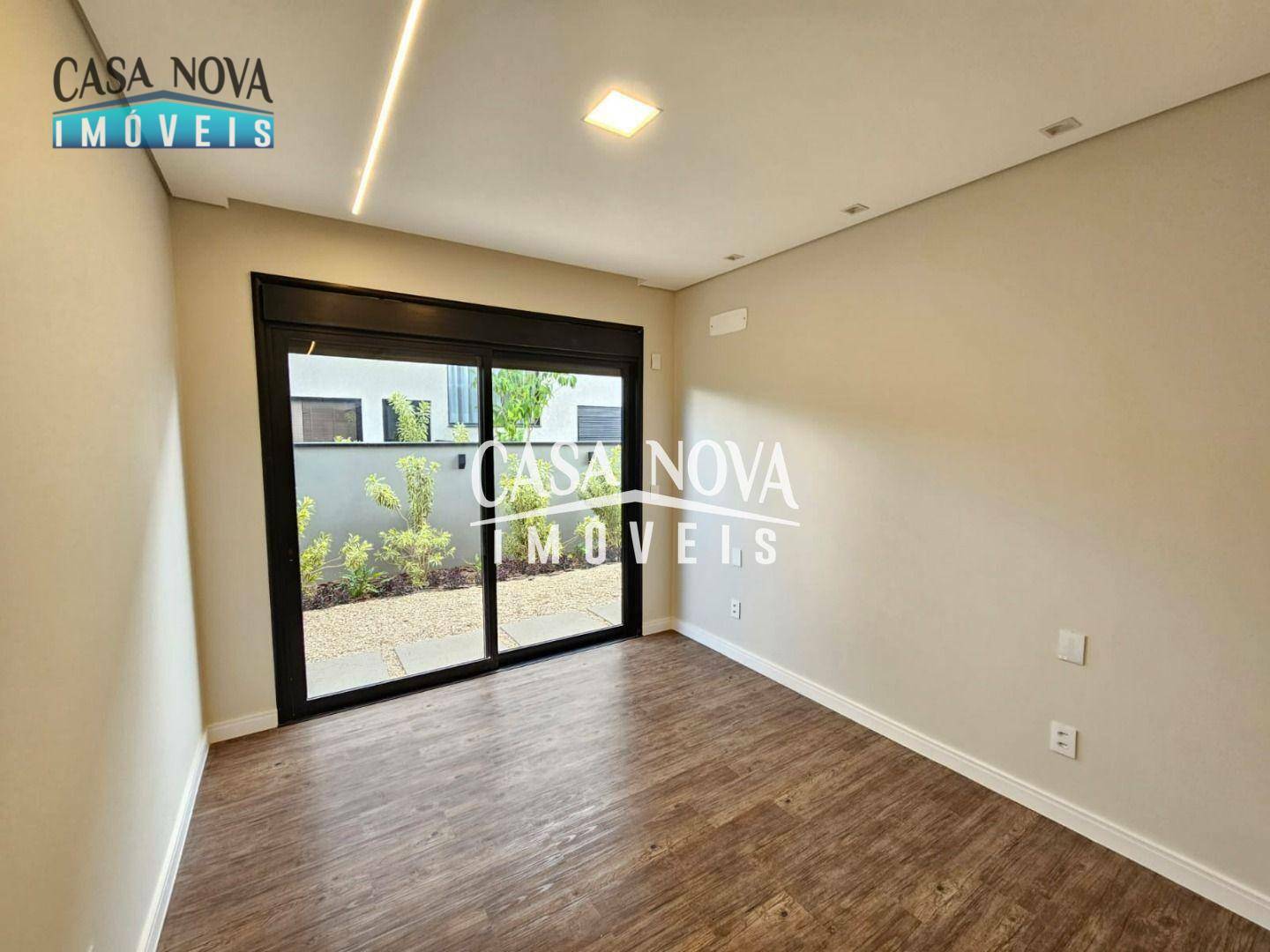 Casa de Condomínio à venda e aluguel com 4 quartos, 375m² - Foto 17