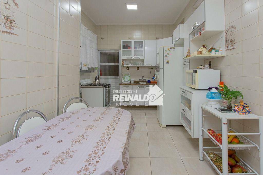 Apartamento à venda com 3 quartos, 234m² - Foto 19