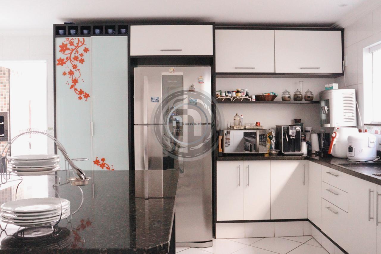 Casa de Condomínio para alugar com 3 quartos, 312m² - Foto 12