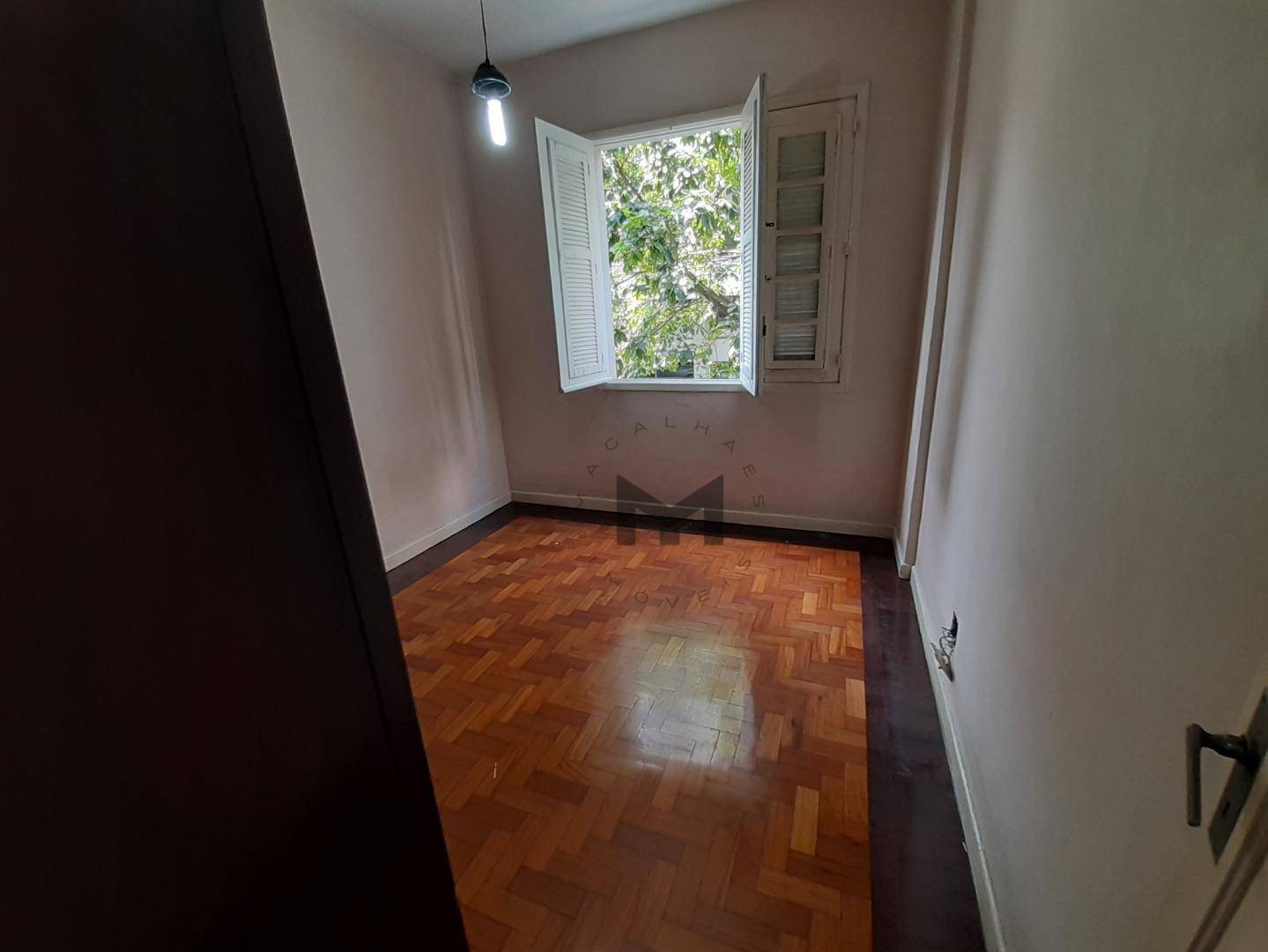 Apartamento à venda com 3 quartos, 140m² - Foto 9