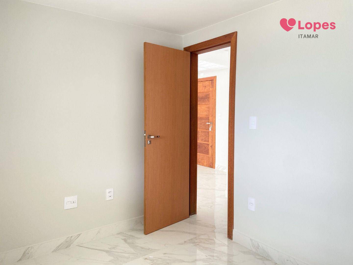 Apartamento à venda com 2 quartos, 65m² - Foto 13