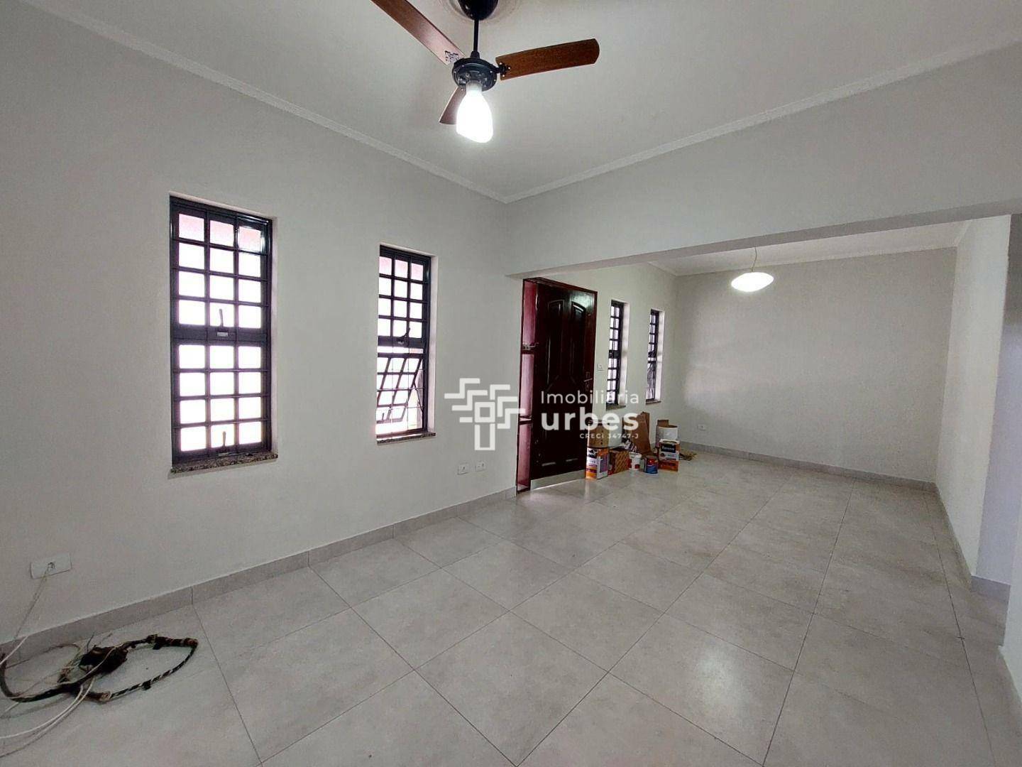 Casa para alugar com 4 quartos, 255m² - Foto 9