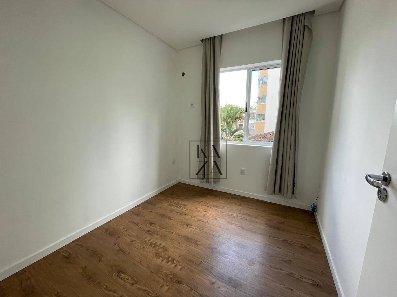 Apartamento à venda com 2 quartos, 75m² - Foto 10