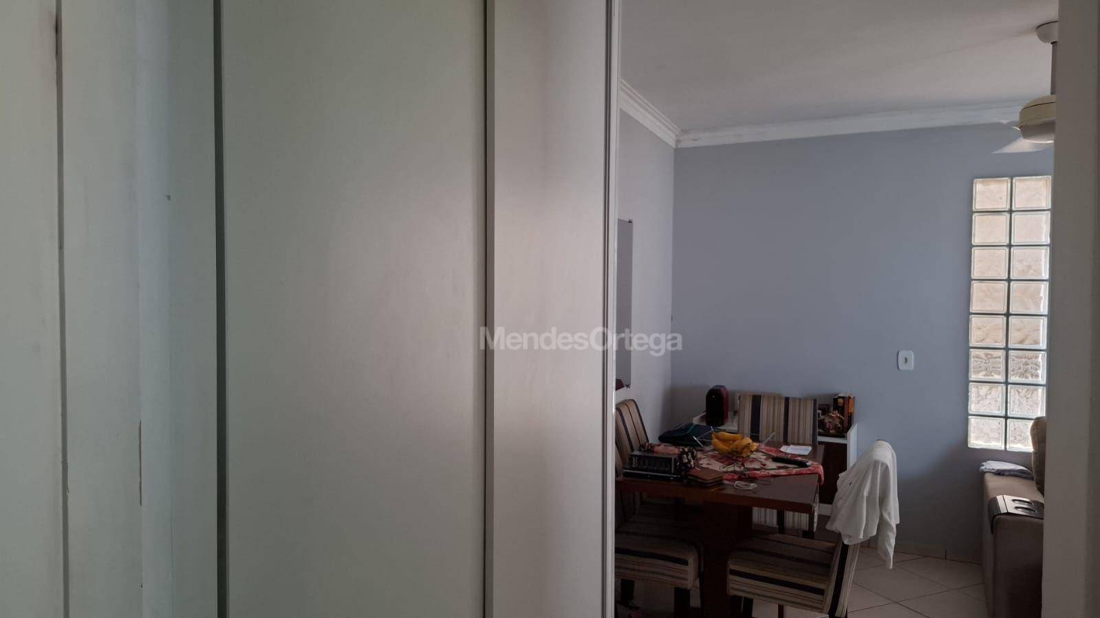 Casa à venda com 2 quartos, 65m² - Foto 4