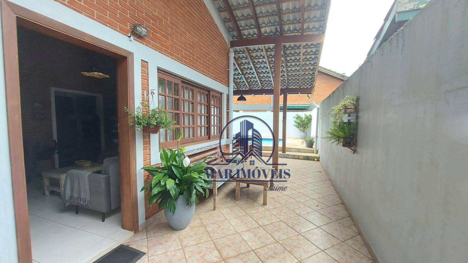 Casa à venda com 3 quartos, 250m² - Foto 3