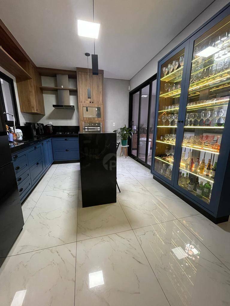 Casa de Condomínio à venda com 3 quartos, 192m² - Foto 3