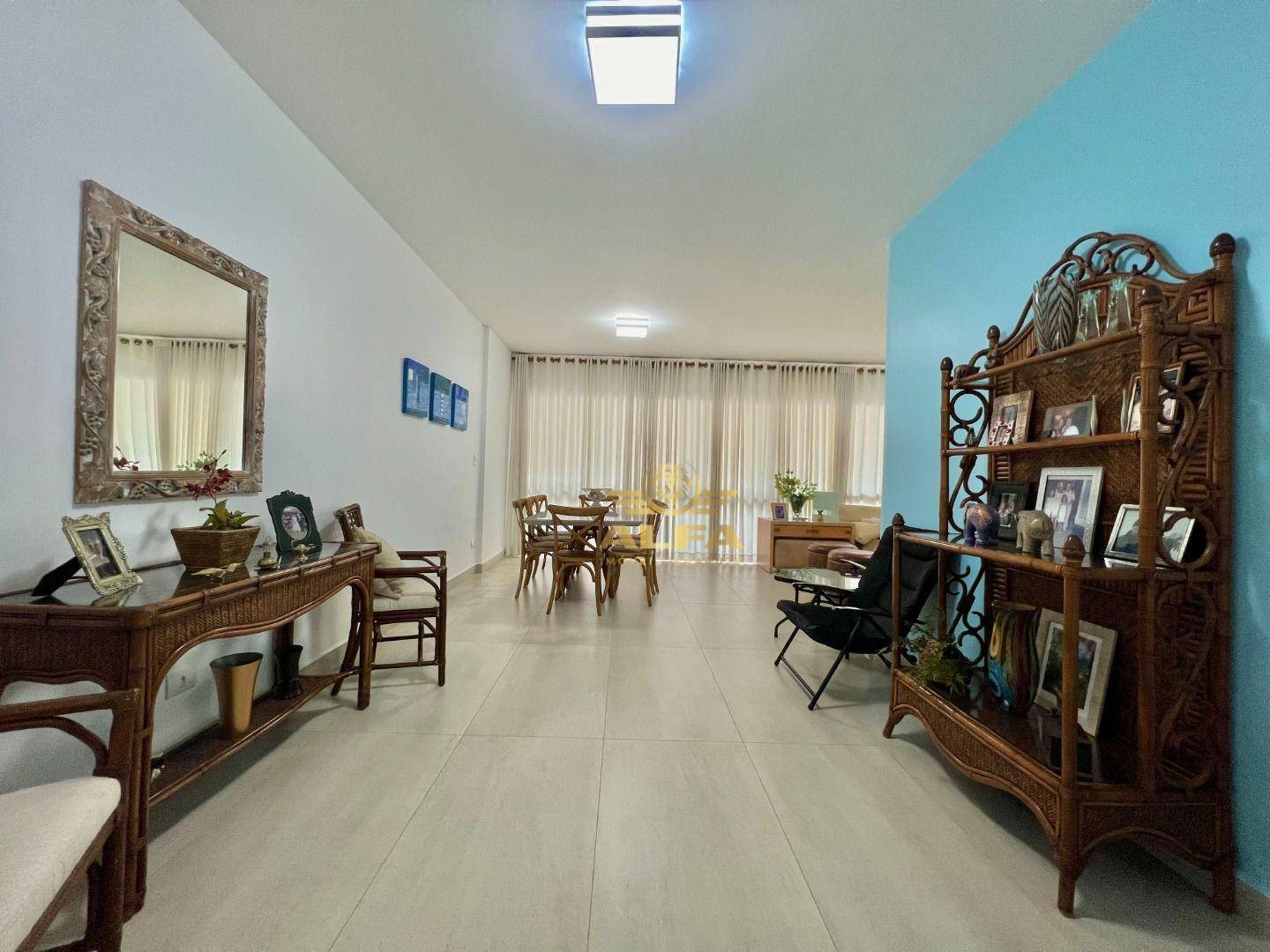 Apartamento à venda com 3 quartos, 140m² - Foto 2