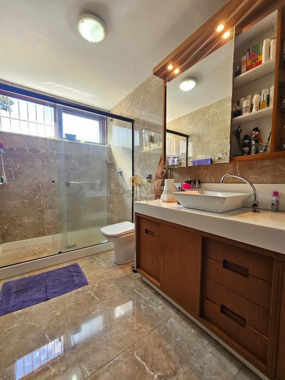 Casa à venda com 4 quartos, 200m² - Foto 19