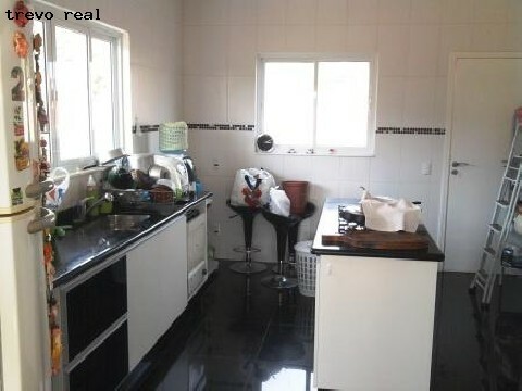 Casa de Condomínio à venda com 3 quartos, 250m² - Foto 4