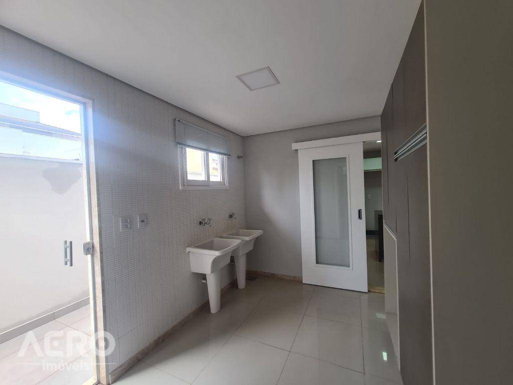 Casa de Condomínio à venda com 3 quartos, 222m² - Foto 26