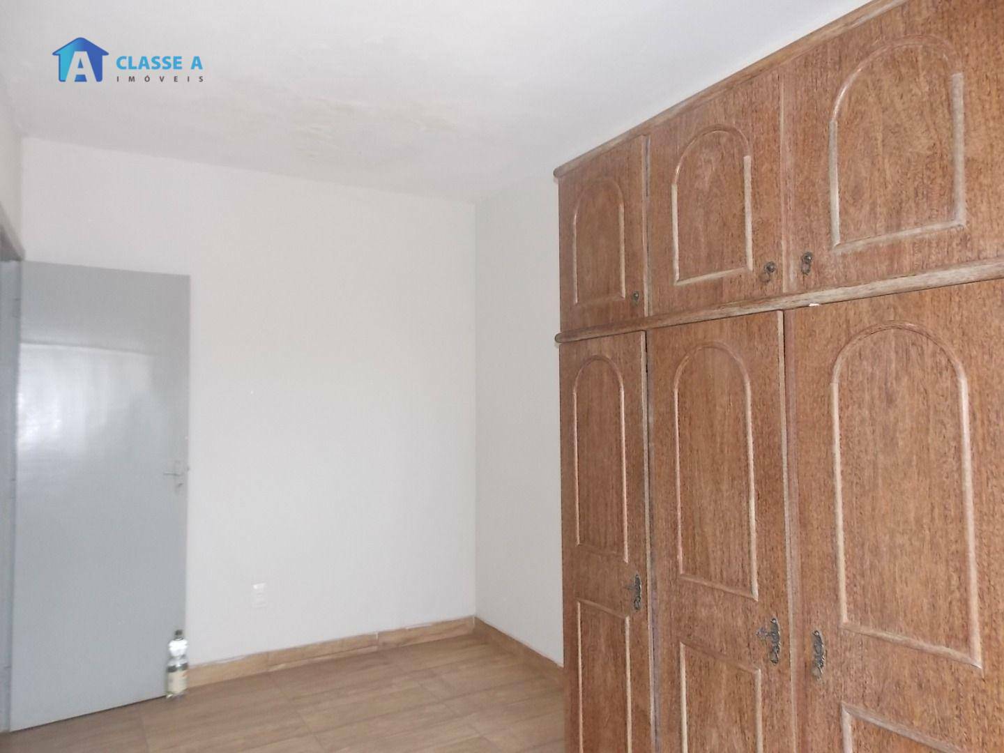 Casa à venda com 4 quartos, 200m² - Foto 5