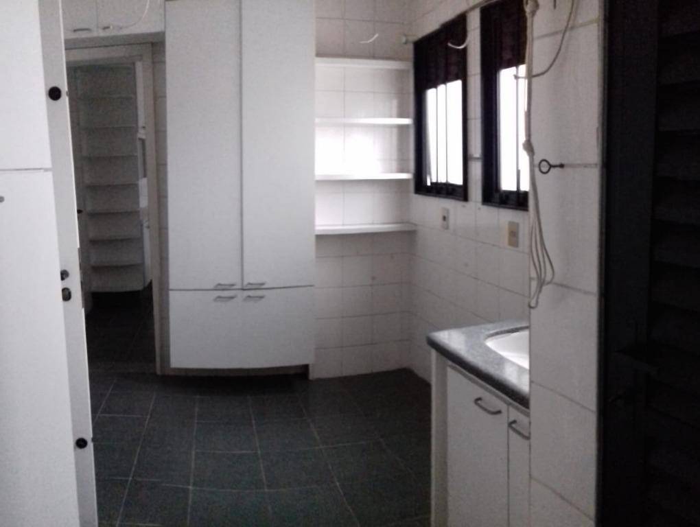 Apartamento à venda com 3 quartos, 147m² - Foto 15