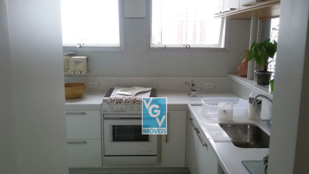 Apartamento à venda com 2 quartos, 70m² - Foto 13