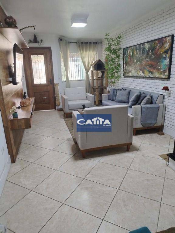 Sobrado à venda com 3 quartos, 110m² - Foto 1