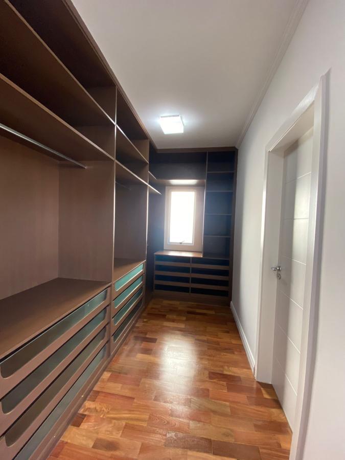 Casa de Condomínio à venda com 4 quartos, 350m² - Foto 4