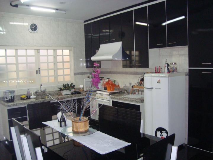 Casa à venda com 2 quartos, 116m² - Foto 1