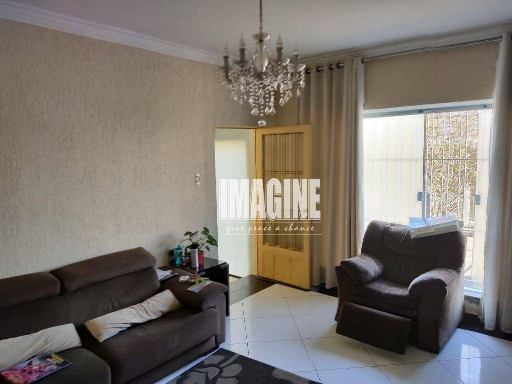 Casa à venda com 3 quartos, 200m² - Foto 2