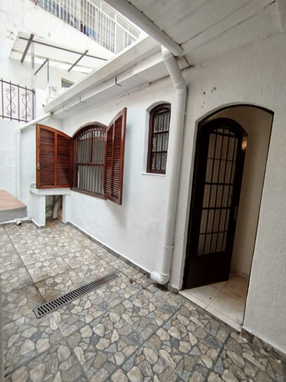 Casa para alugar com 2 quartos, 40m² - Foto 2