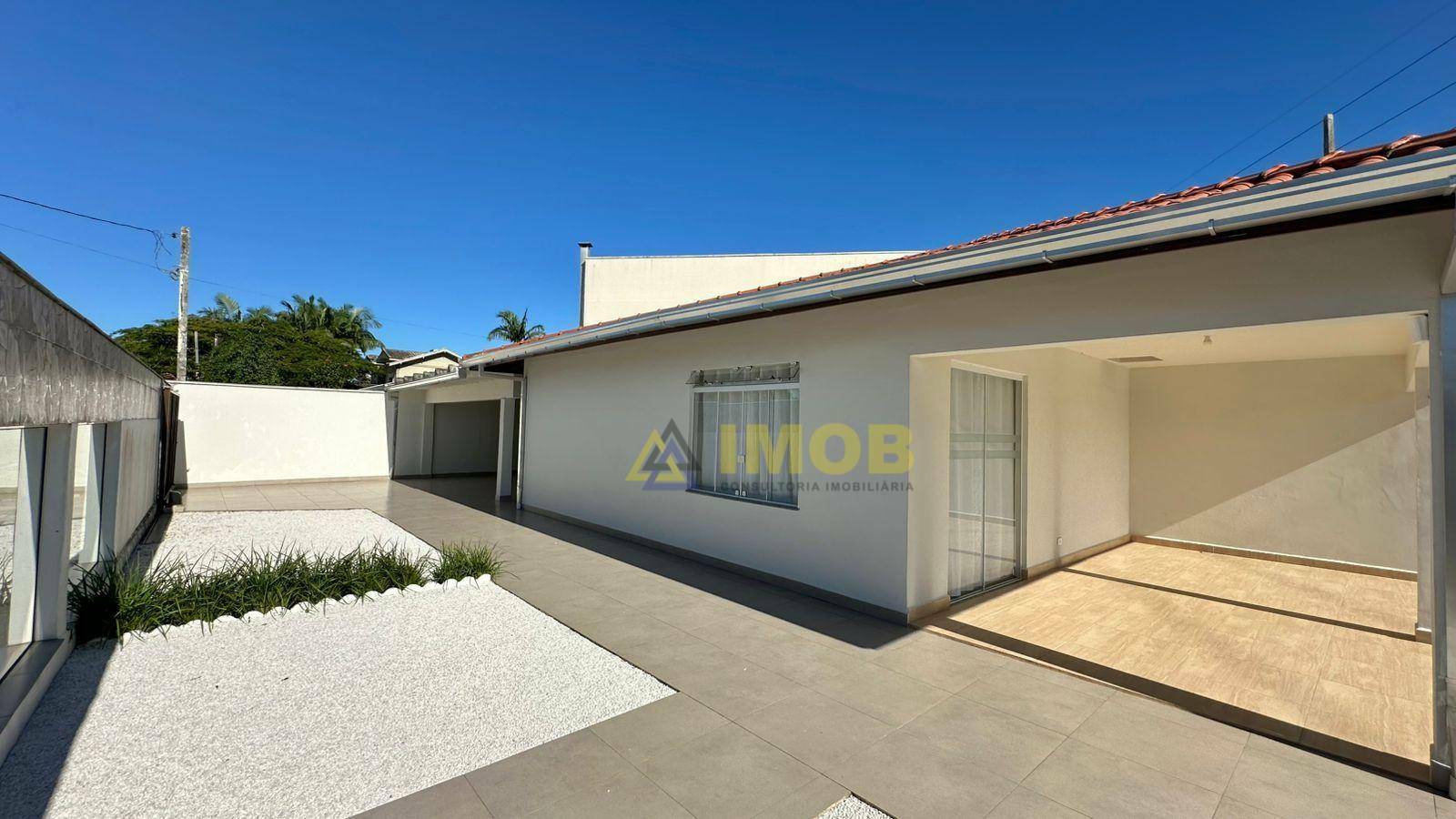 Casa à venda com 3 quartos, 166m² - Foto 1
