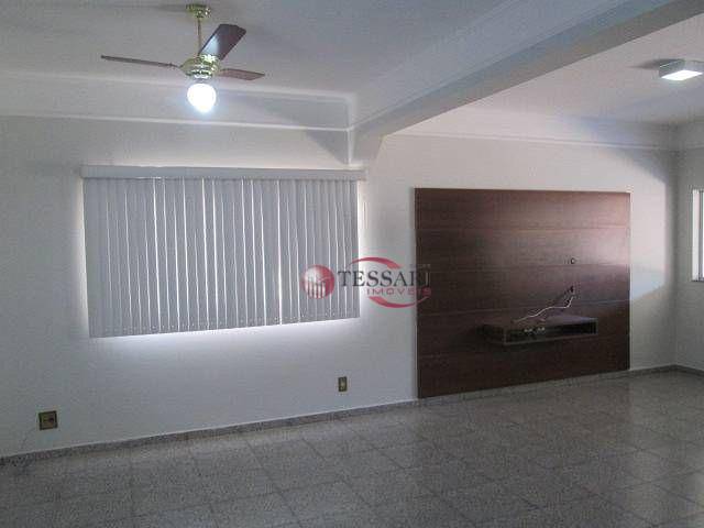 Casa à venda e aluguel com 4 quartos, 300m² - Foto 7