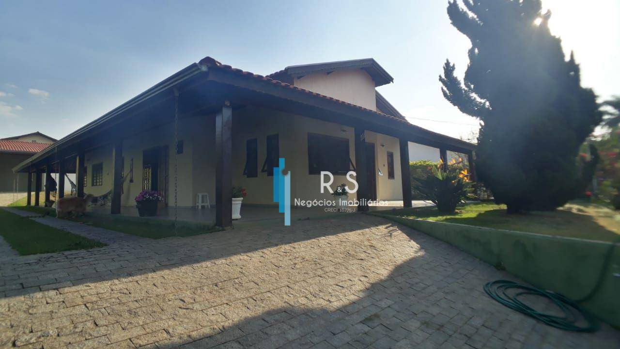 Casa de Condomínio à venda com 3 quartos, 300m² - Foto 3