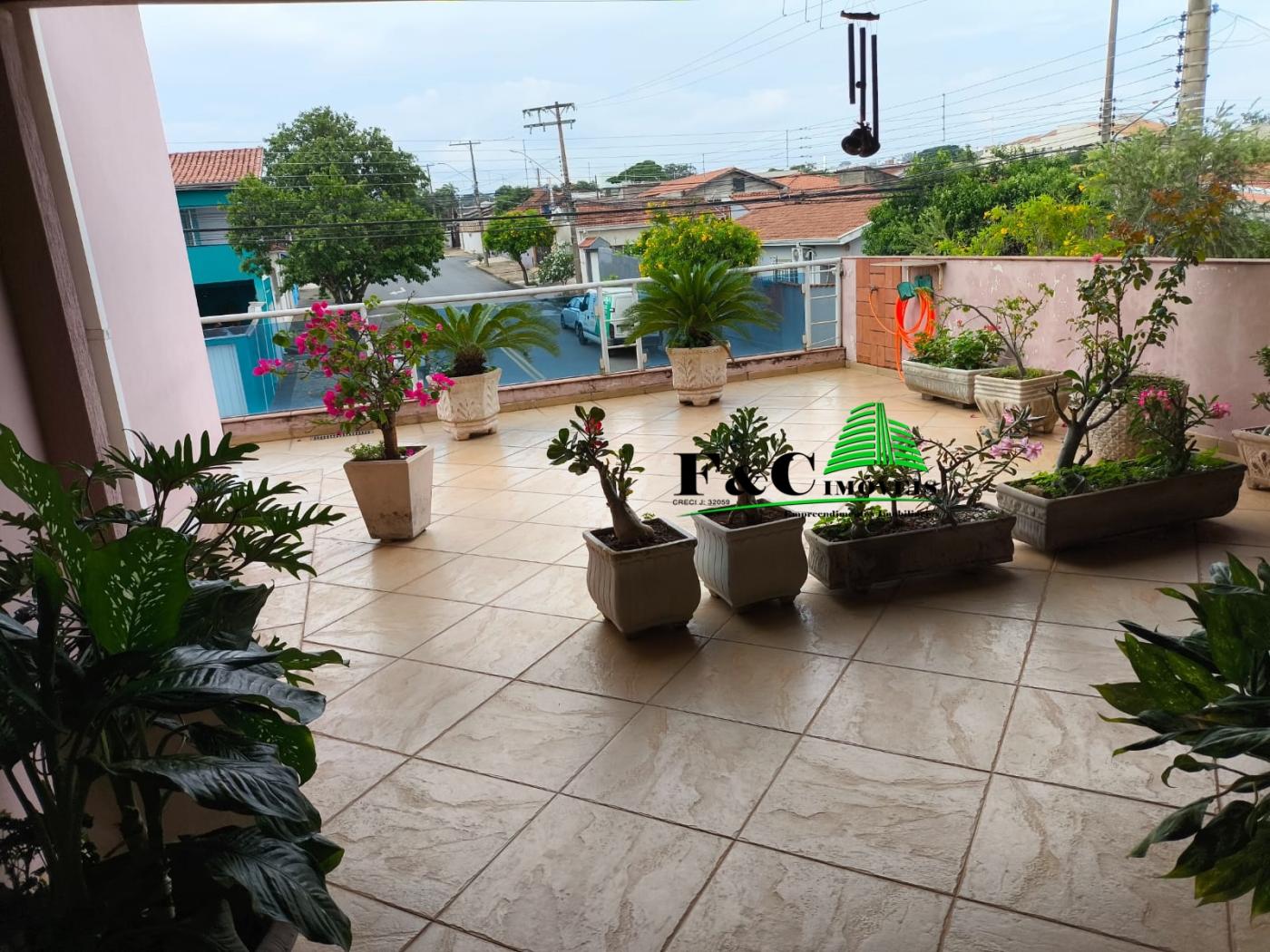 Sobrado à venda com 3 quartos, 350m² - Foto 1