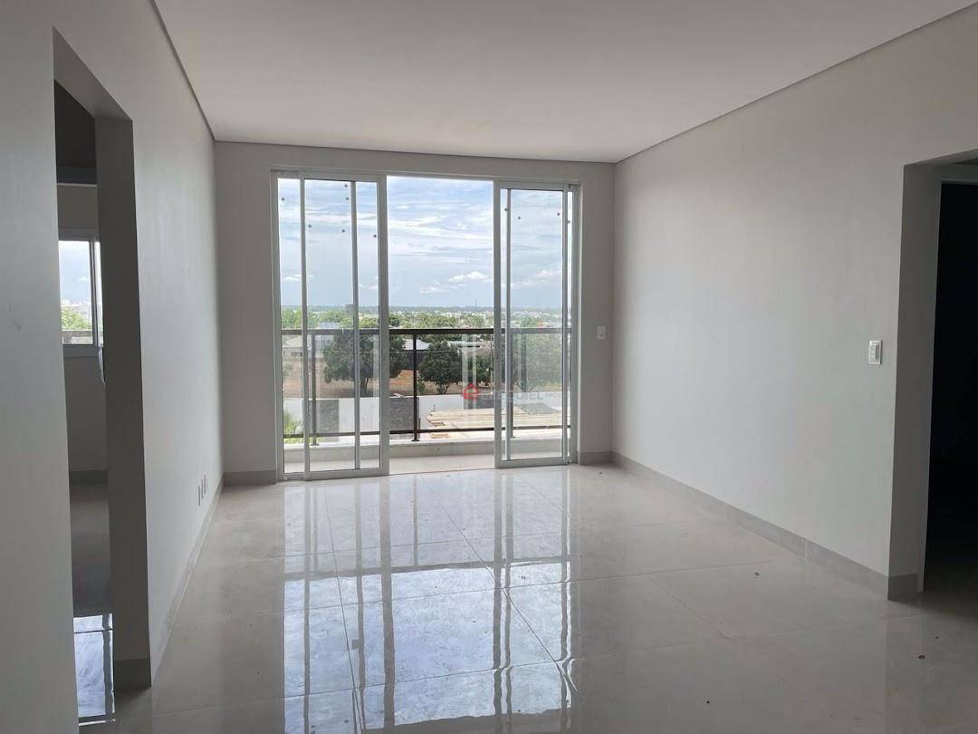 Apartamento à venda com 3 quartos, 121m² - Foto 1